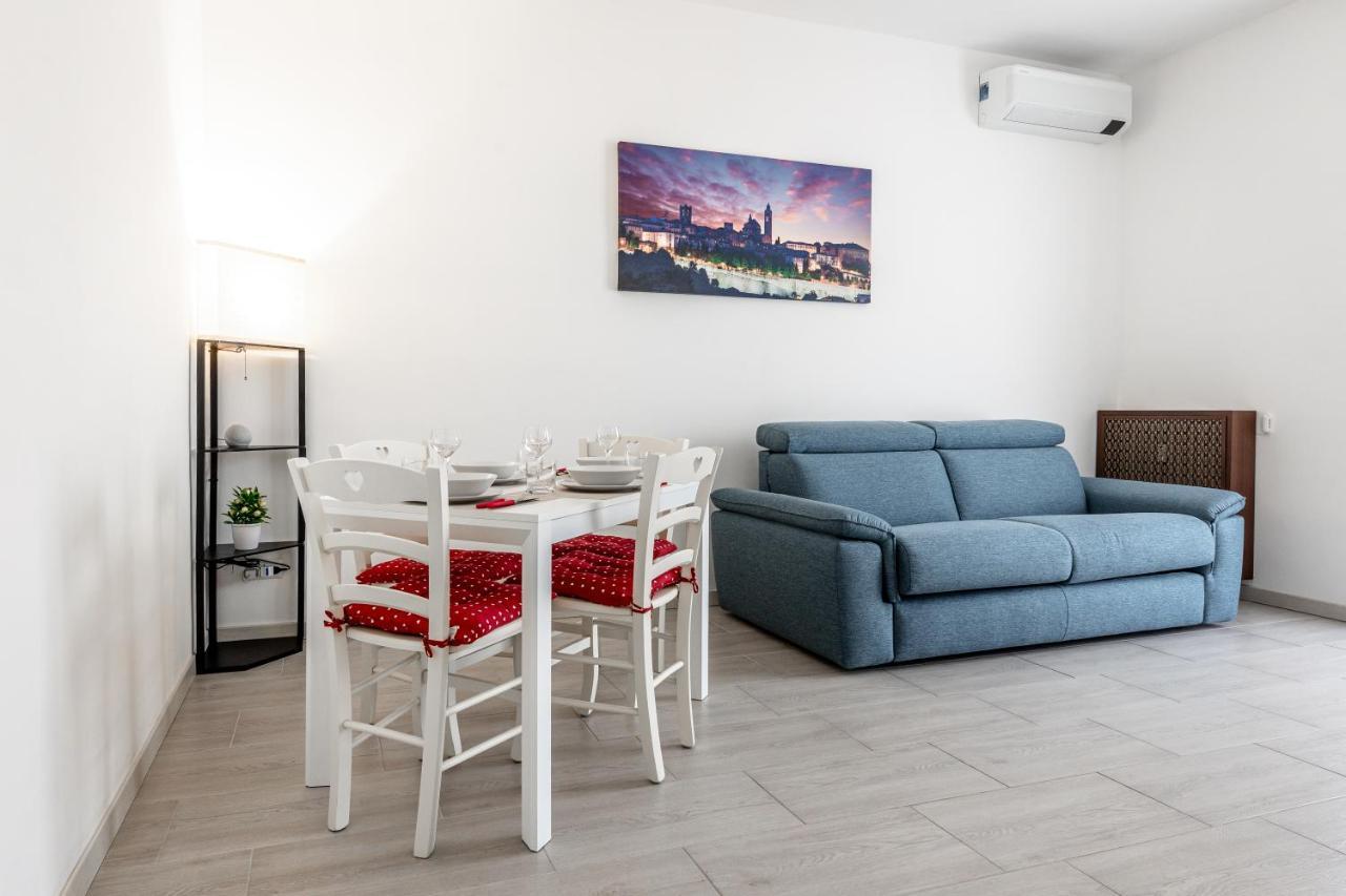 דירות סריאטה House Near Train StationA/C מראה חיצוני תמונה